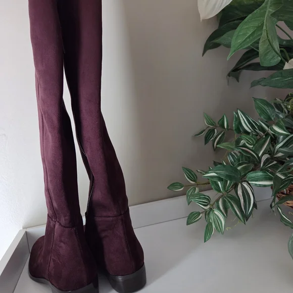 Michael Kors Women's Burgundy Suede Boots Size 6 - Picture 13 of 16